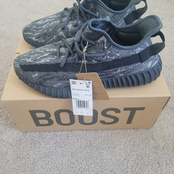 Adidas Yeezy MX Dark Salt - Picture 2 of 4